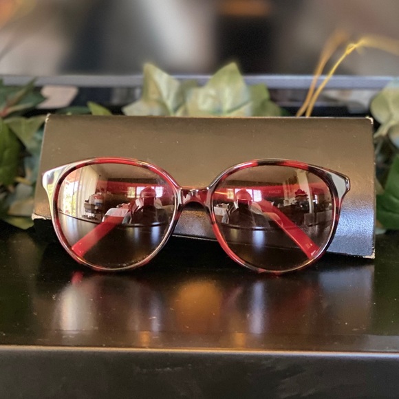 Fendi Sunglasses - Picture 2 of 7